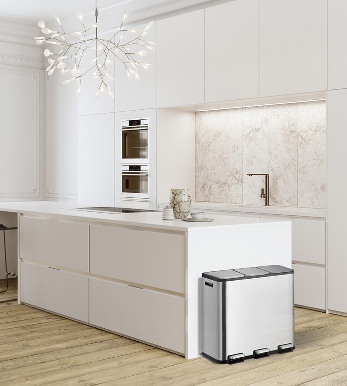 EKO EcoCasa II 3x 15L Matte Stainless Steel product in use