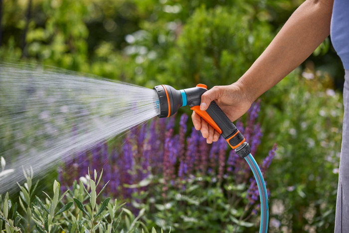 Gardena Classic Multifunctionele Broes product in gebruik