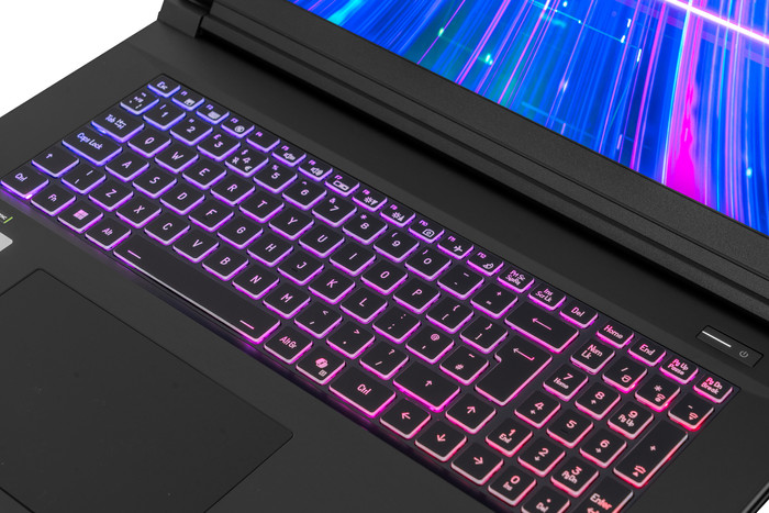 PCSpecialist Recoil 18 5070 Ti Azerty detail