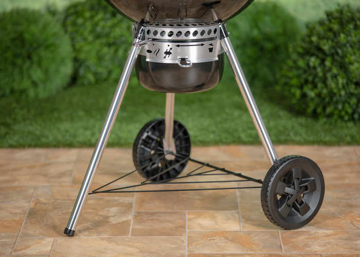 Weber Master Touch Premium E-5770 Zwart product in gebruik