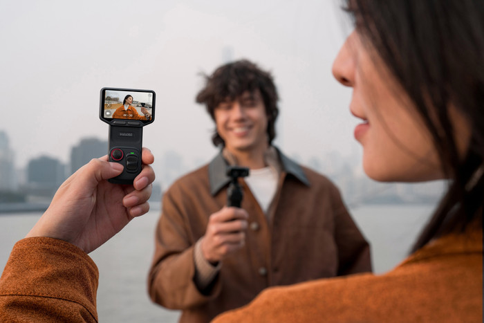 Insta360 Luna Ultra Noir produit à l'usage