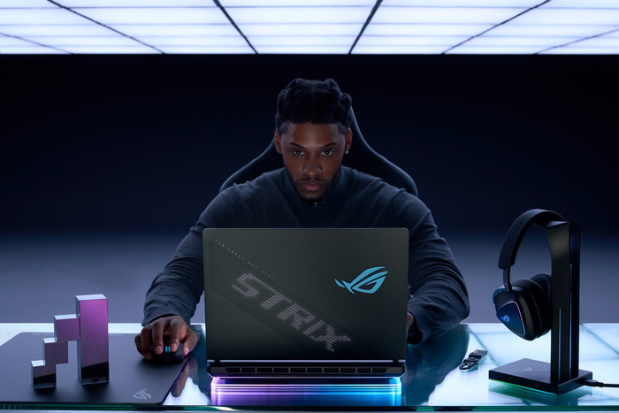 ASUS ROG Strix 18 G835LXG-TQ415W AZERTY product in gebruik
