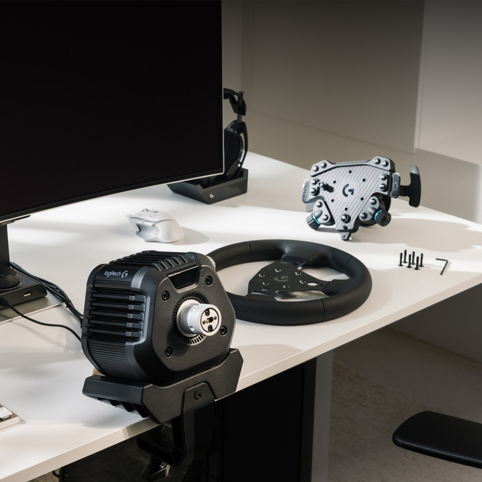Logitech G RS50 System + Track Wheel - PlayStation & PC product in gebruik