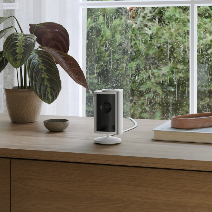 Ring Indoor Camera Plus Wit product in gebruik