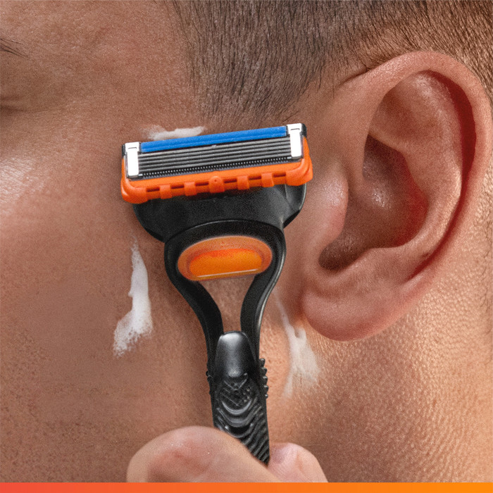 Gillette Fusion5 Navulmesjes (24 stuks) product in gebruik