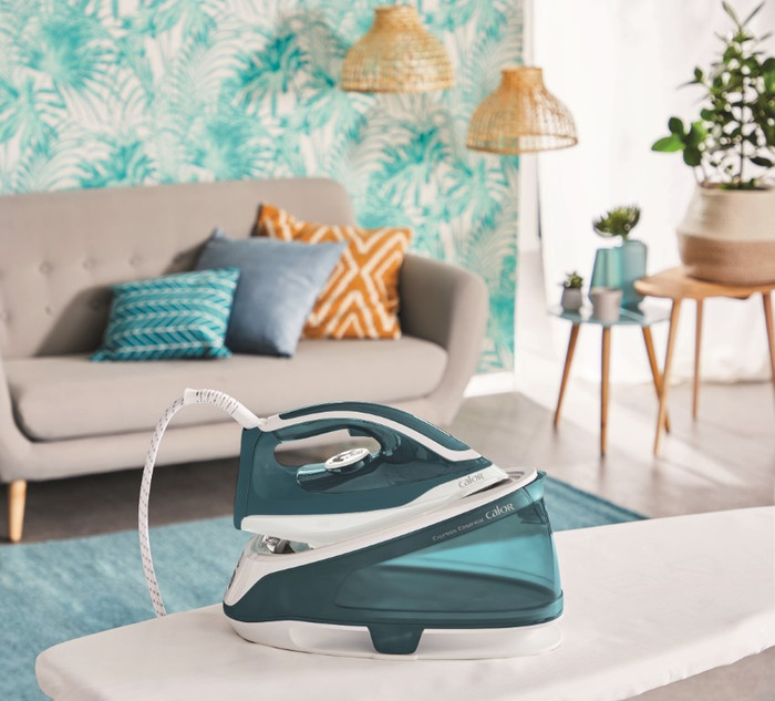 Calor Express Essential SV6115C0 product in use