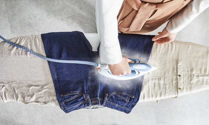 Calor Express Protect SV9202C0 product in use