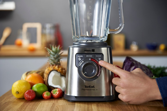 Tefal Perfectmix+ BL811D product in use