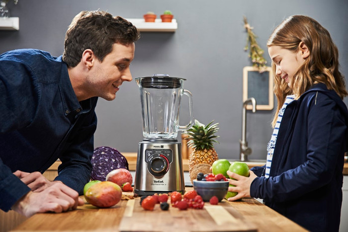 Tefal Perfectmix+ BL811D product in use