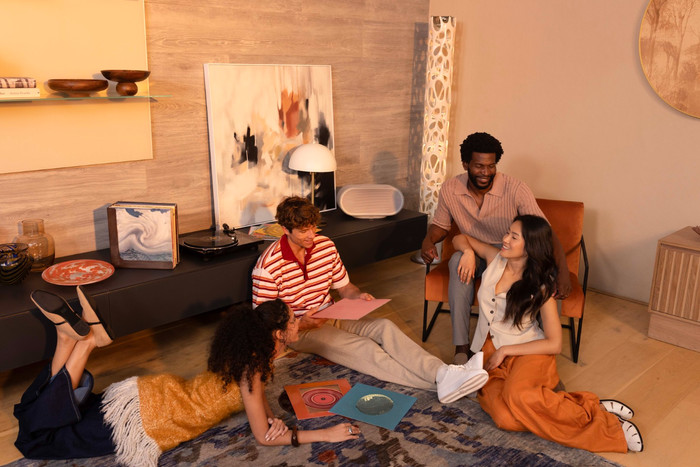 Denon Home 600 Zilver product in gebruik