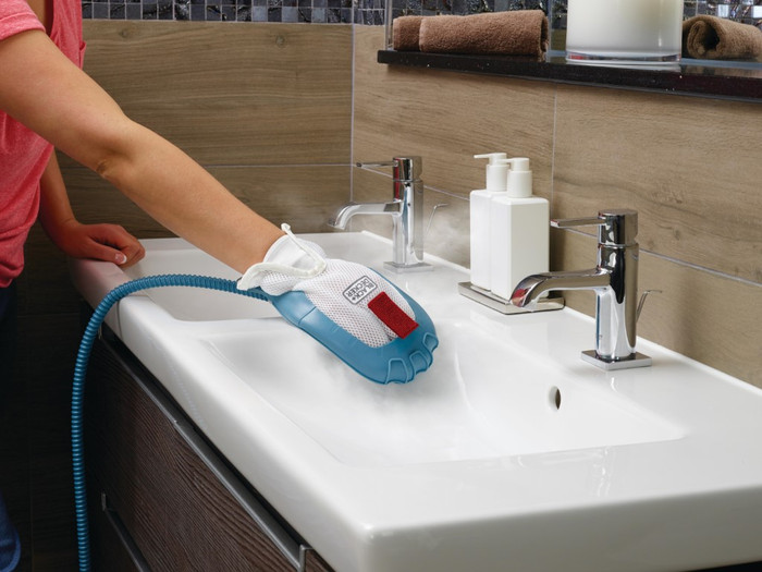 BLACK+DECKER 13-in-1 Steam-mop met SteaMitt product in gebruik