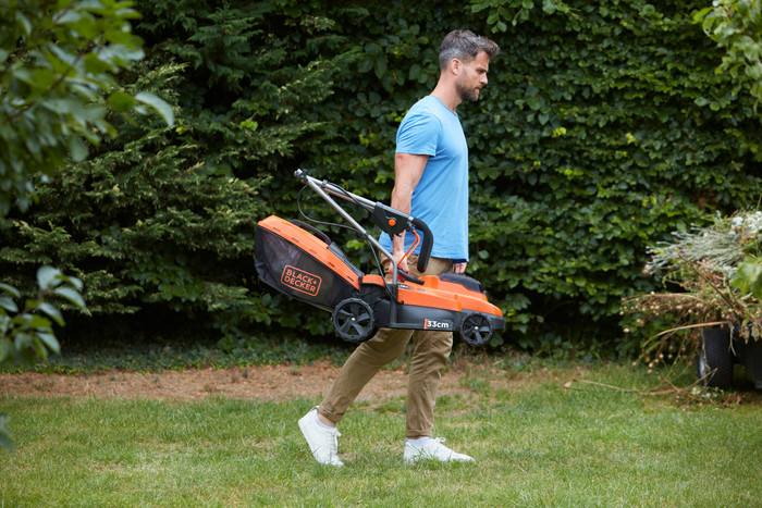 BLACK+DECKER BCMW33184L2 product in gebruik