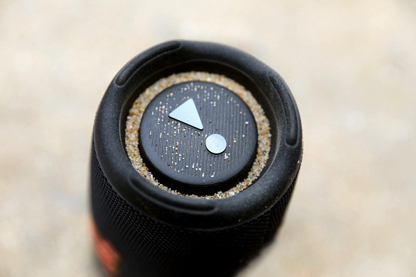 JBL Charge 5 Black product in use