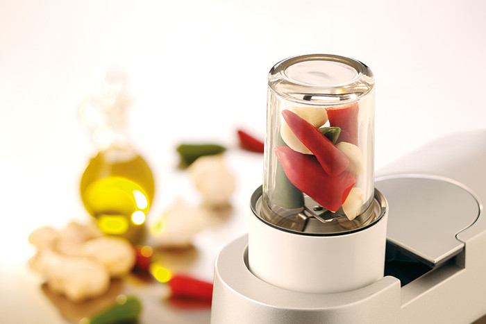 Kenwood Multimolen AT320 product in gebruik