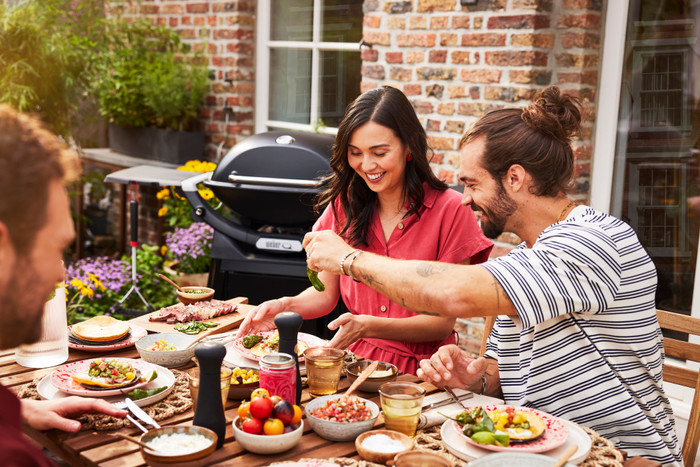 Weber Q 3200N met Onderstel product in gebruik