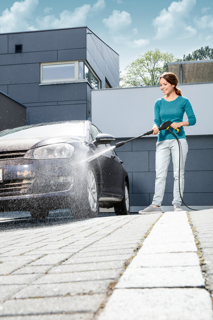 Kärcher K2 Power Control product in use