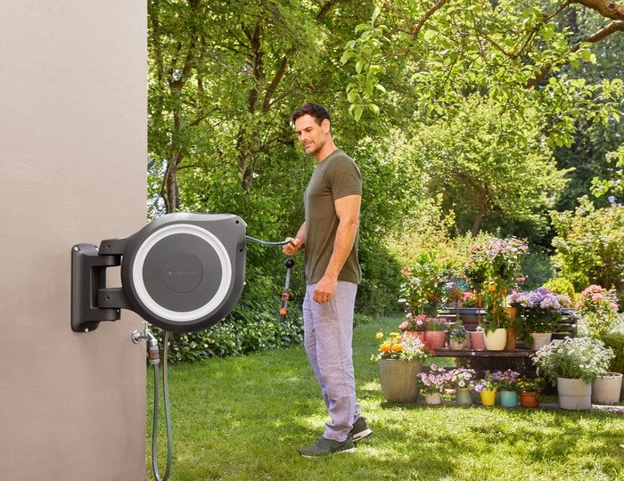 Gardena Dévidoir Mural 35 RollUp XL Blanc produit à l'usage