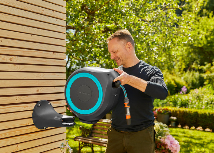 Gardena Wandslangenbox 15 RollUp S product in gebruik