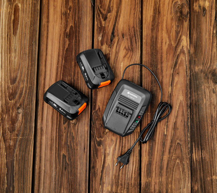 Gardena PowerMax 30/18V P4A + Gardena SmallCut 23/18V P4A incl. 2.5Ah Battery (2x) product in use