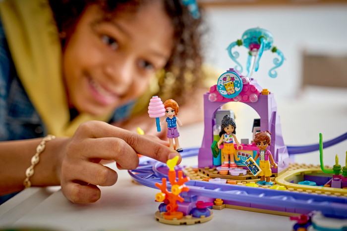 LEGO Friends - Les Montagnes Russes des Sirènes 42703 produit à l'usage