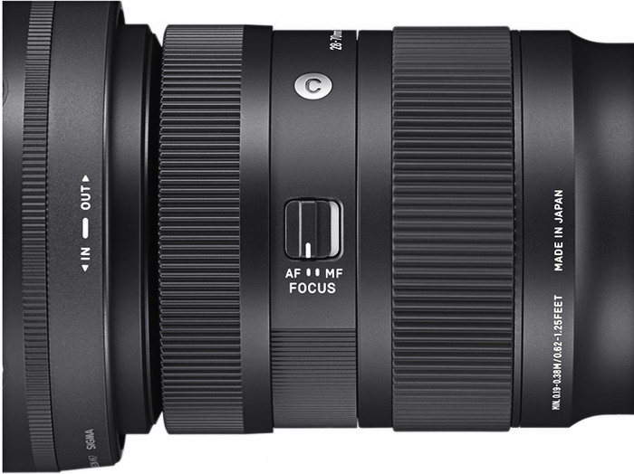 Sigma 28-70 mm f/2.8 DG DN Contemporary Sony E-mount côté droit