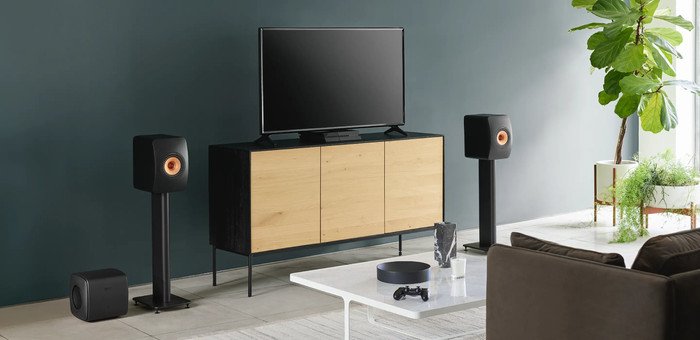 KEF KC62 Zwart product in gebruik