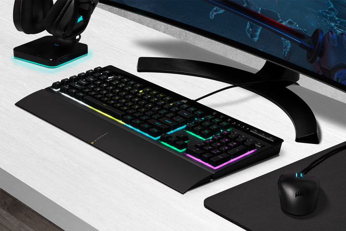 Corsair K55 RGB Pro Gaming Toetsenbord Azerty product in gebruik