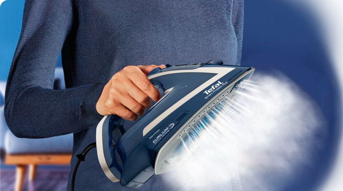 Tefal FV6872 Smart Protect Plus product in use
