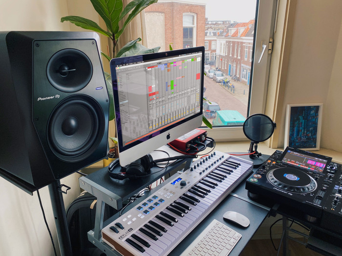 Pioneer DJ XDJ-RR + Pioneer DJ HDJ-X7 Noir + Pioneer VM50 (par deux) produit à l'usage