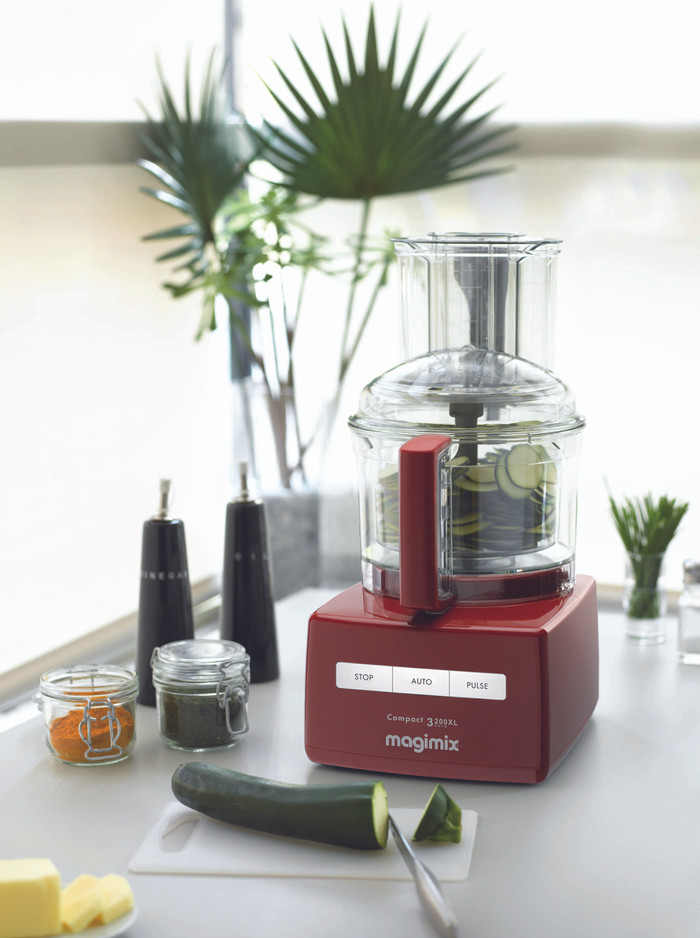 Magimix CS 3200 XL Red product in use