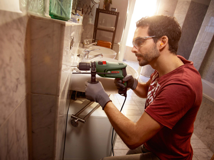 Bosch EasyImpact 600 product in use