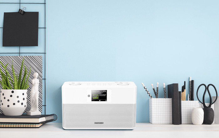 Kenwood CR-ST80DAB-W product in use