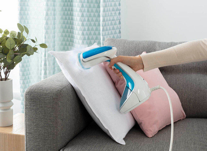 Calor Garment Care Pure DT9530C0 product in use