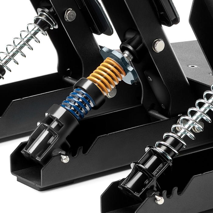 Thrustmaster Raceline Pedals 3 Load Cell product in gebruik