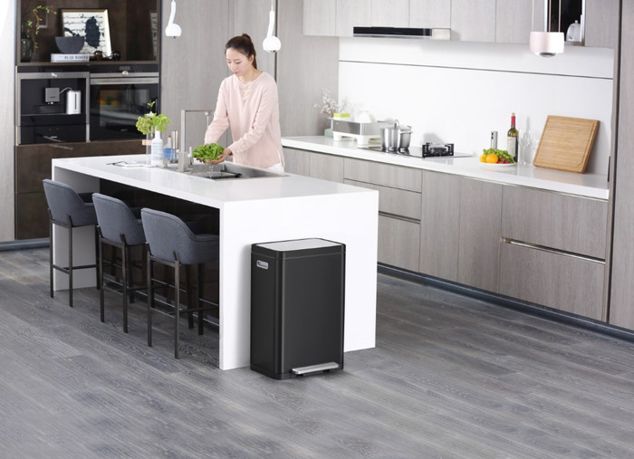 EKO X-Cube 45L Black product in use