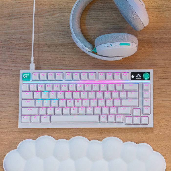 Logitech G316 X 75 Gaming Toetsenbord Wit Azerty product in gebruik