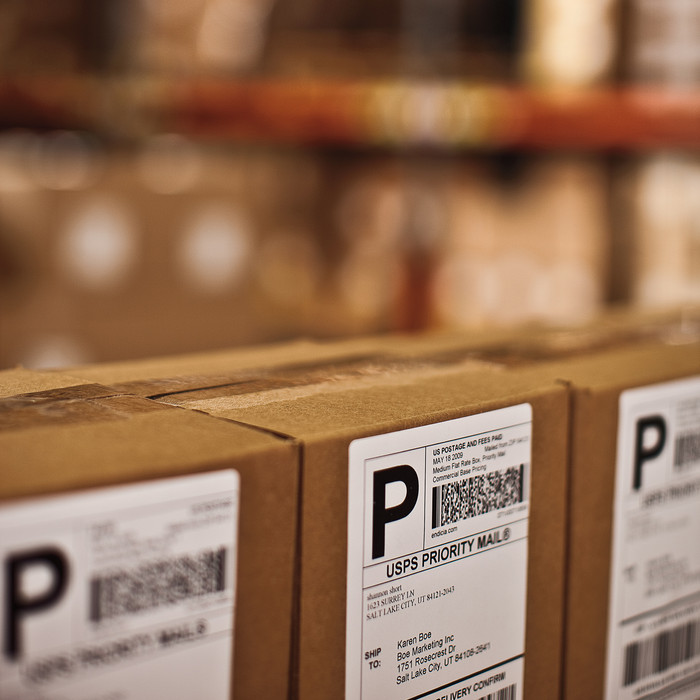 DYMO LabelWriter Extra Large Labels 104x159mm 5-pack product in use