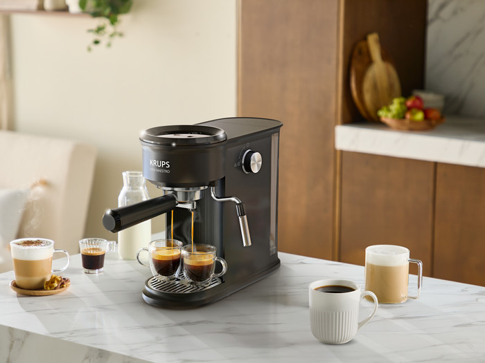 Krups Mini Maestro XP3508 Zwart product in gebruik