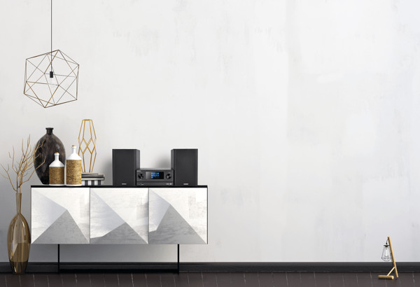 Kenwood M-9000B product in use