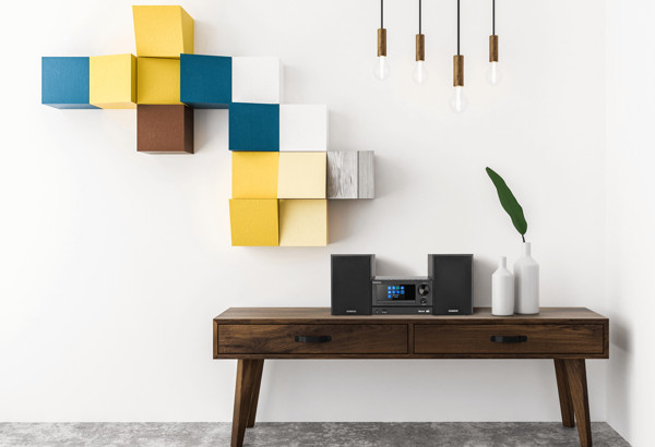 Kenwood M-7000B product in use