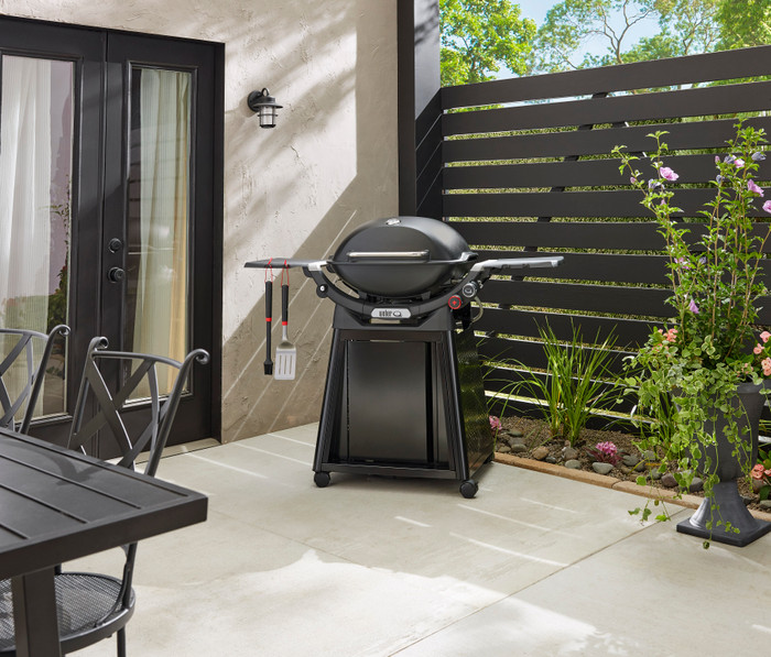 Weber Q 3200N met Onderstel product in gebruik