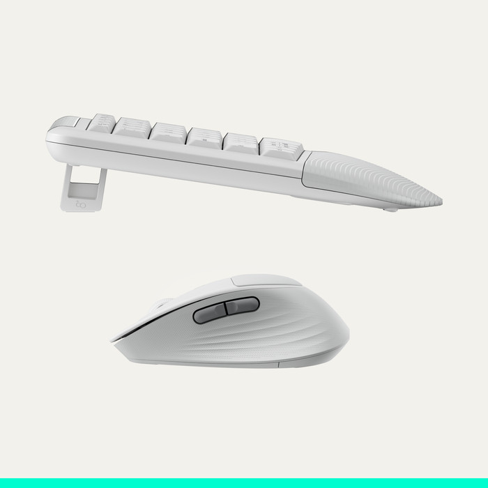 Logitech MK880 Signature Comfort Plus Wireless Keyboard and Mouse Combo Off-white QWERTY detail