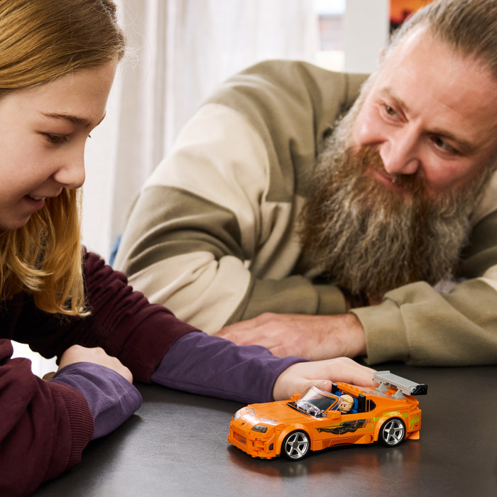 LEGO Speed Champions The Fast and The Furious Toyota Supra MK4 77260 product in gebruik