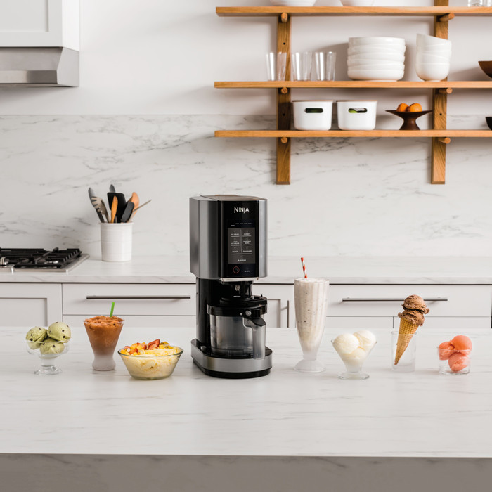 Ninja CREAMi 7-in-1 IJsmachine NC302EU product in gebruik