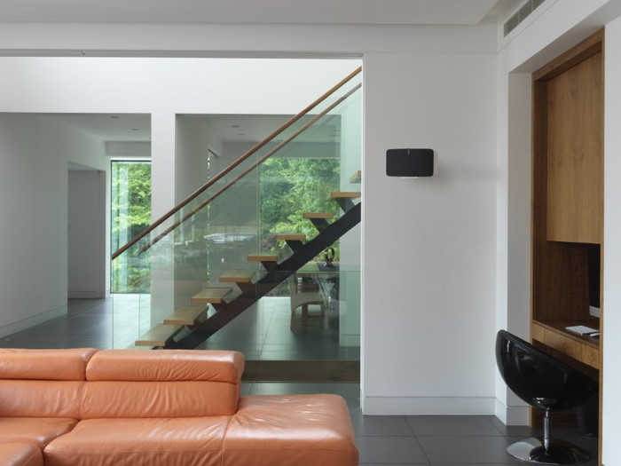 Flexson Wall Mount Sonos Five Black product in use