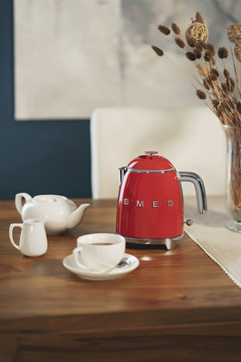 SMEG KLF05RDEU Rood product in gebruik