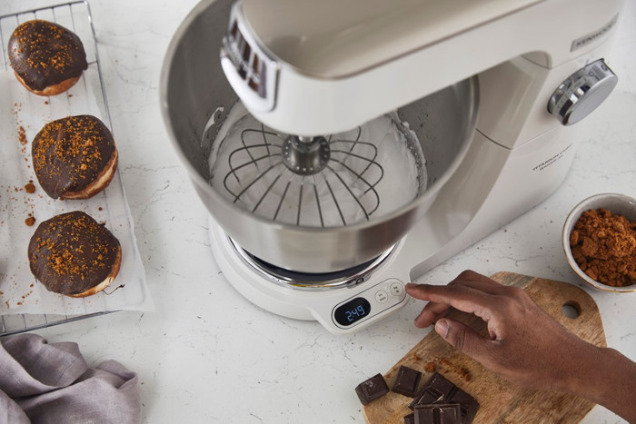 Kenwood Titanium Chef Baker KVL65.001WH product in gebruik