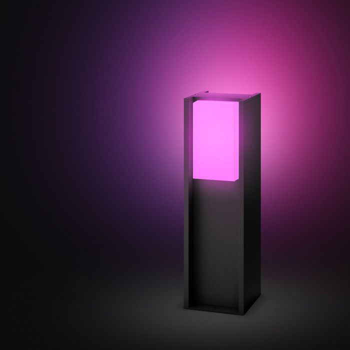 Philips Hue Turaco Lage Sokkellamp Antraciet Buiten product in gebruik