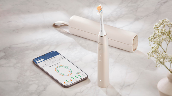 Philips Sonicare Prestige 9900 HX9992/11 product in use