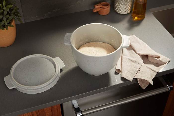 KitchenAid 5KSM2CB5BGS Bread Bowl 4.7L product in use